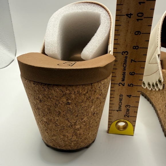 CORKYS Saddle Up Western Stitching Ivory Studded SlipOn Wedge Heels Women’s Sz 9 - Picture 9 of 12